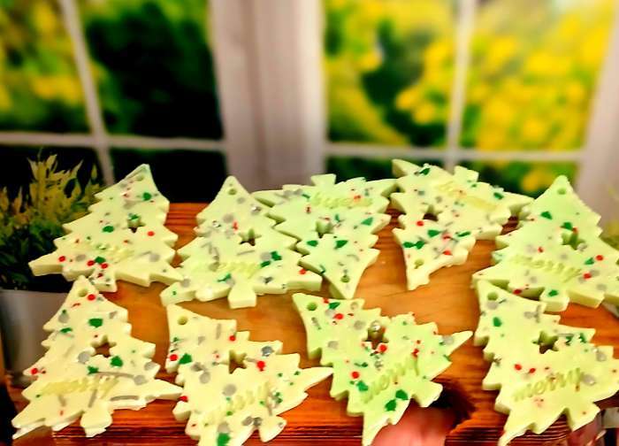 Фотография покупателя товара Молд для заливки новогодний «Рождественская ёлка», силикон, 10×9.5×1 см, розовый - Фото 1