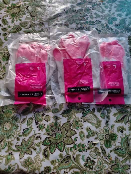 Фотография покупателя товара Перчатки хозяйственные Доляна, суперпрочные, размер L, ПВХ, МИКС - Фото 2