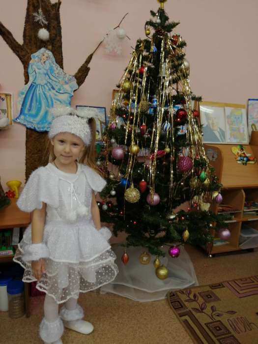 Фотография покупателя товара Карнавальный костюм «Снежинка Снеговичка», размер 28, рост 110 см - Фото 2