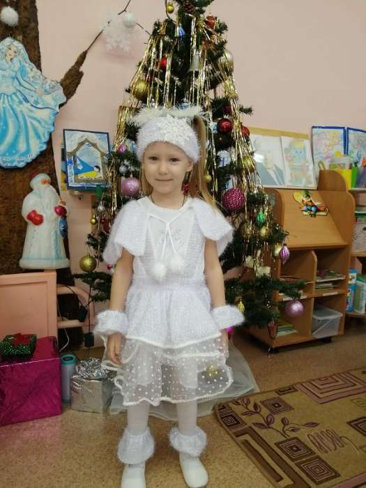 Фотография покупателя товара Карнавальный костюм «Снежинка Снеговичка», размер 28, рост 110 см