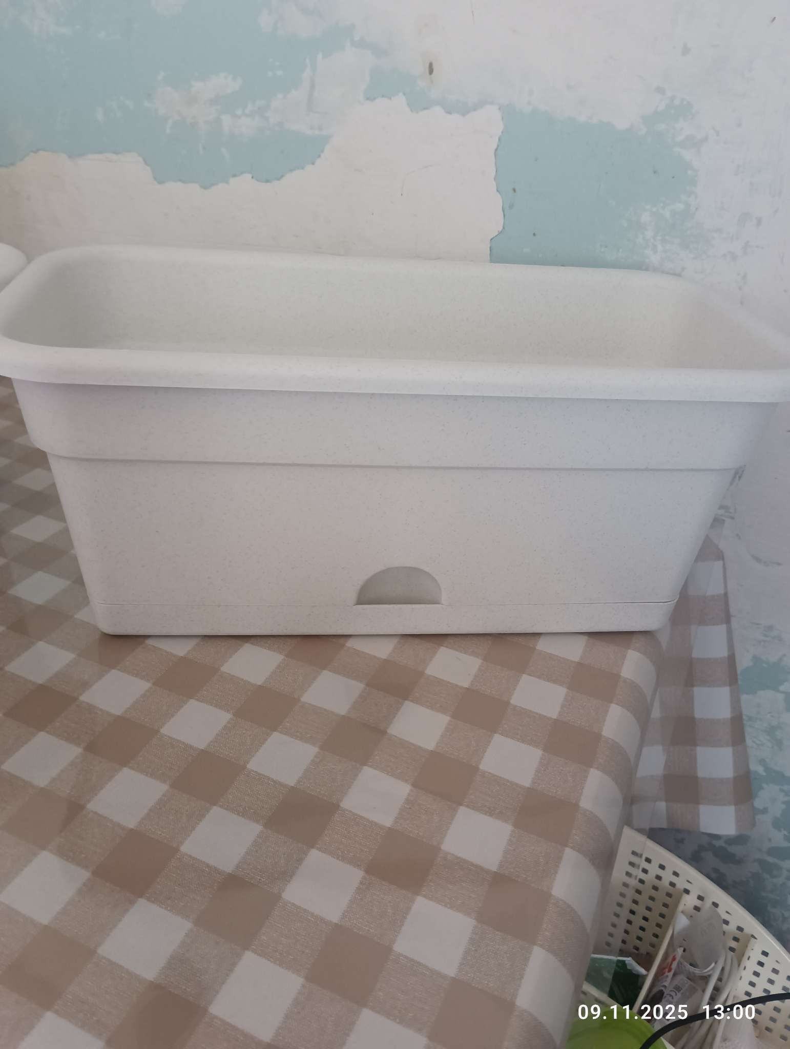 Фотография покупателя товара Ящик балконный для цветов, 12 л, 60×20×17 см, пластиковый, цвет мраморный - Фото 1