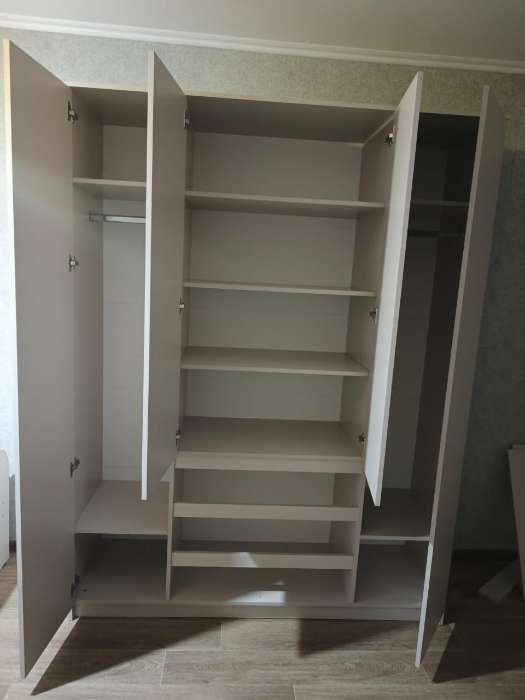 Фотография покупателя товара Шкаф прямой четырёхстворчатый для одежды «Лора», с полками, с ящиками, 1600×500×2100 мм, цвет кашемир - Фото 1