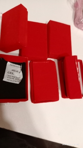 Фотография покупателя товара Коробочка подарочная под набор «Бархат», 5×8, цвет красный - Фото 5