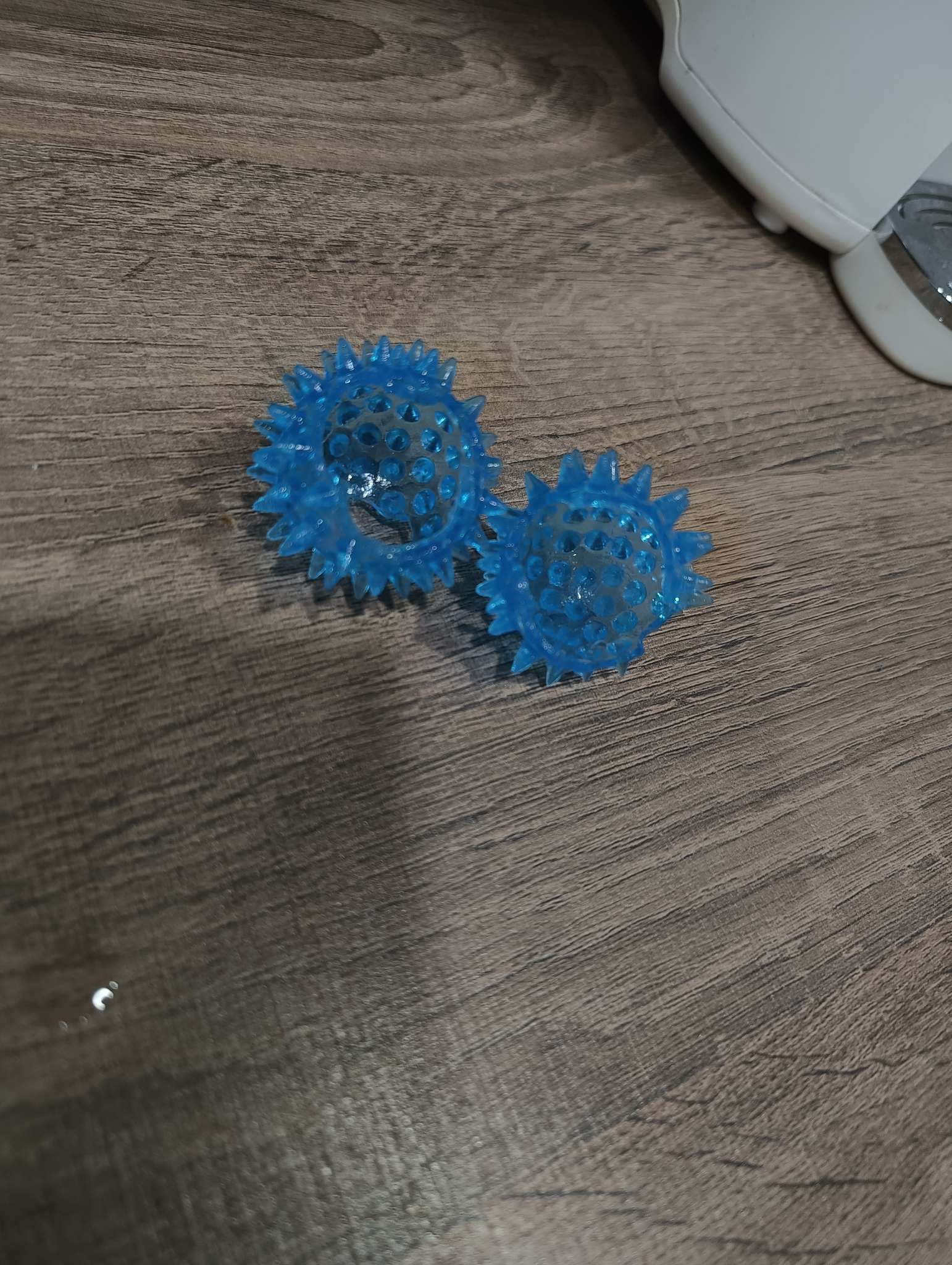 Фотография покупателя товара Мяч для животных малый, 4.5 см, светящийся, TPR, голубой - Фото 2