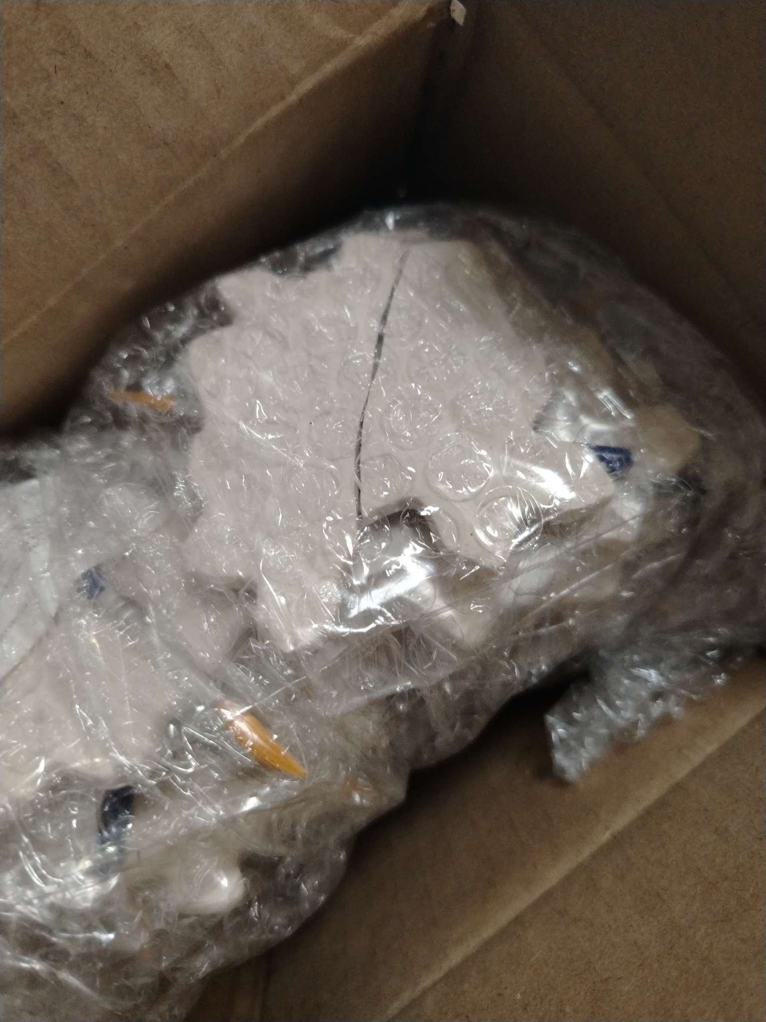 Фотография покупателя товара Ёлочная игрушка под раскраску «Подарок» с подвесом, кисть - Фото 4