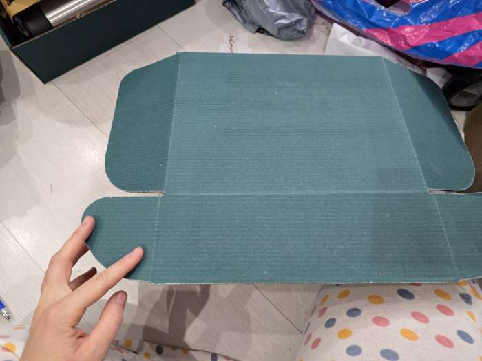 Фотография покупателя товара Коробка складная «Изумрудная», для подарков, хранения и отправки посылок, 27×21×9 см - Фото 1