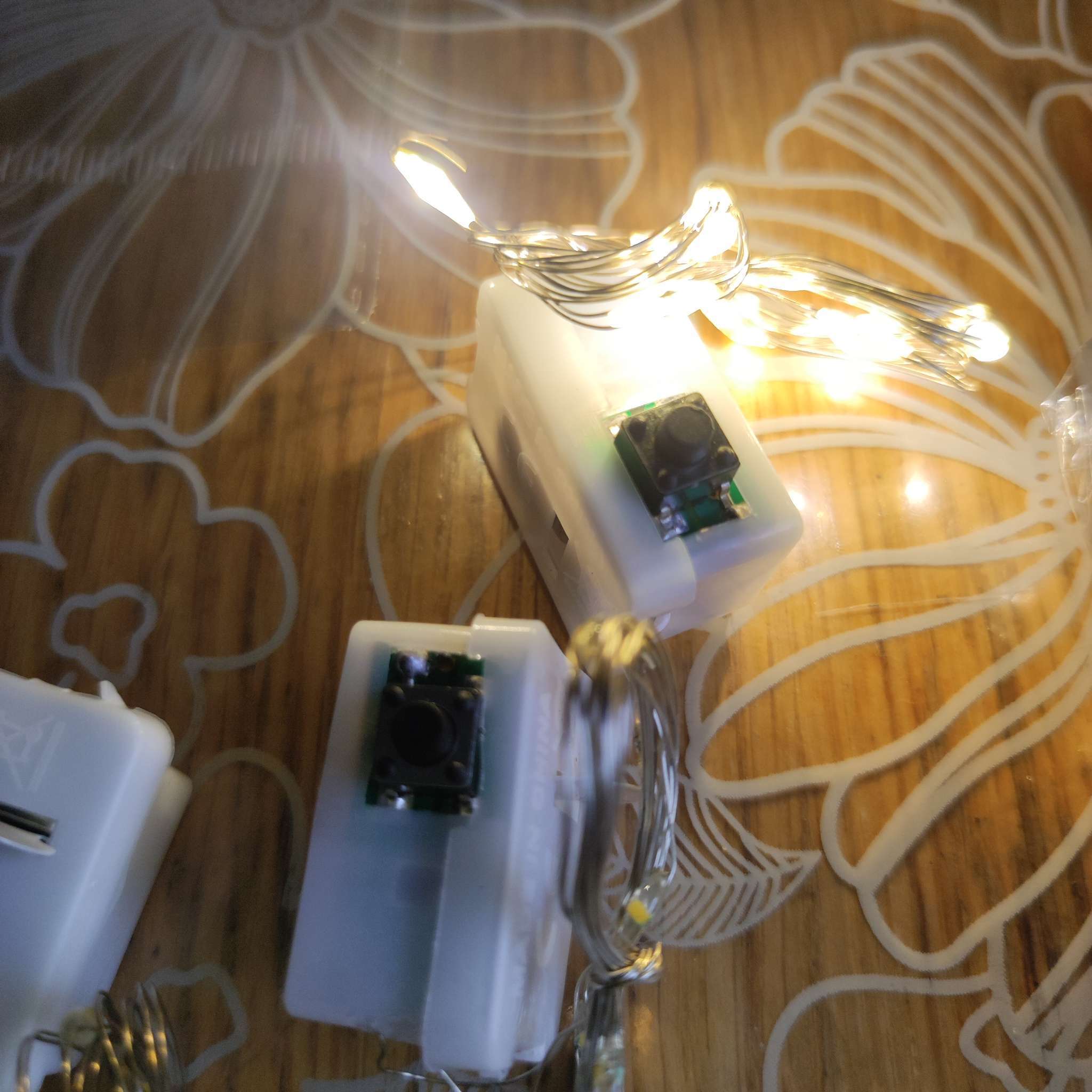 Фотография покупателя товара Гирлянда «Нить» 1 м роса, IP20, серебристая нить, 10 LED, 3 режима, батарейки AG13×3 (в комплекте), свечение мульти - Фото 3