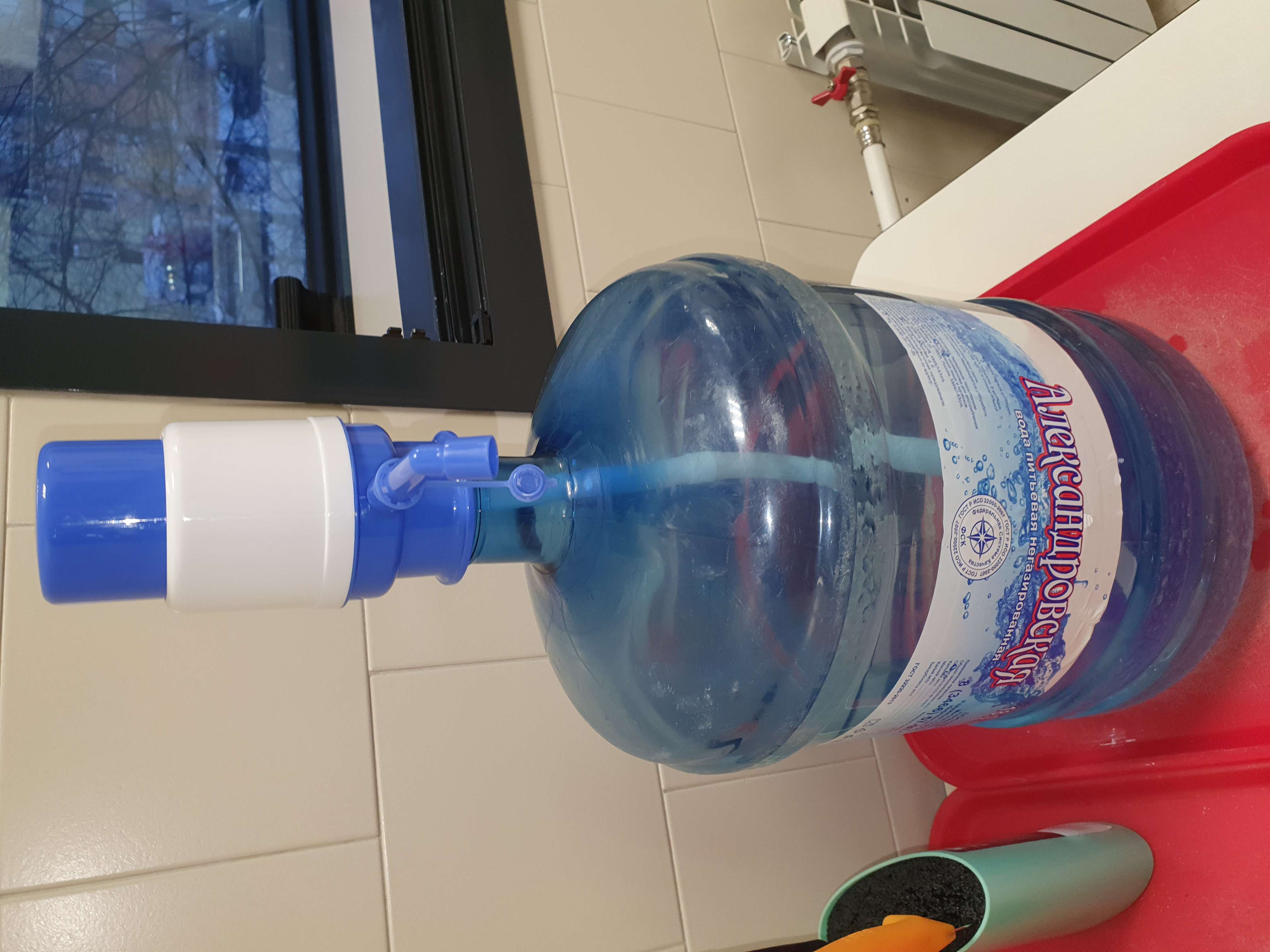 Фотография покупателя товара Помпа для воды LESOTO Mini, механическая, под бутыль от 11 до 19 л, голубая