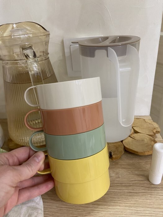 Фотография покупателя товара Набор для напитков Альтернатива «Турист», 5 предметов: кувшин 1 л, 4 кружки 300 мл, пластик, МИКС - Фото 1