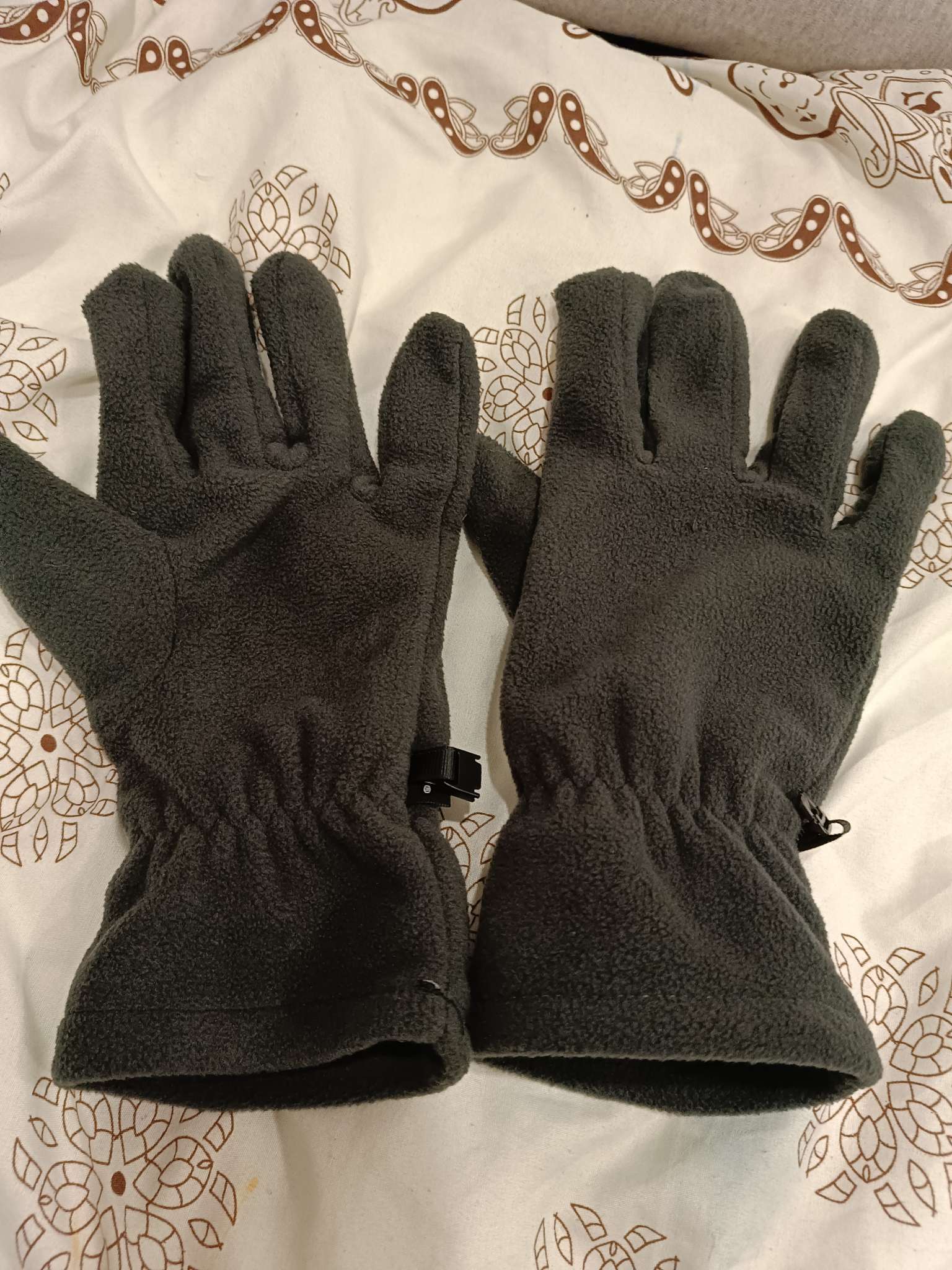 Фотография покупателя товара Перчатки флисовые ONLYTOP, серые, размер L-XL - Фото 9