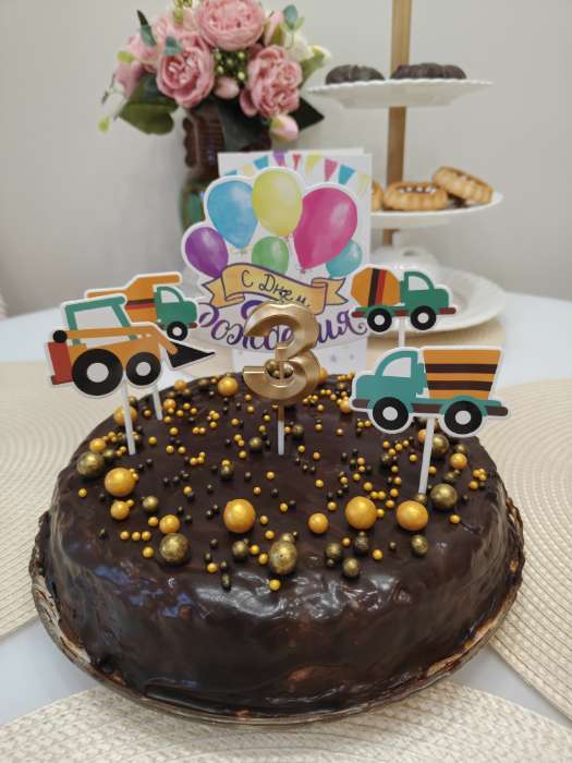 Фотография покупателя товара Свеча для торта, цифра «3», 11.5×2.3 см - Фото 1