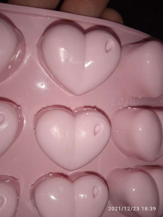 Фотография покупателя товара Форма для шоколада Доляна «Сердечки», силикон, 20,5×10 см, 15 ячеек (3×2,6 см), цвет МИКС - Фото 29