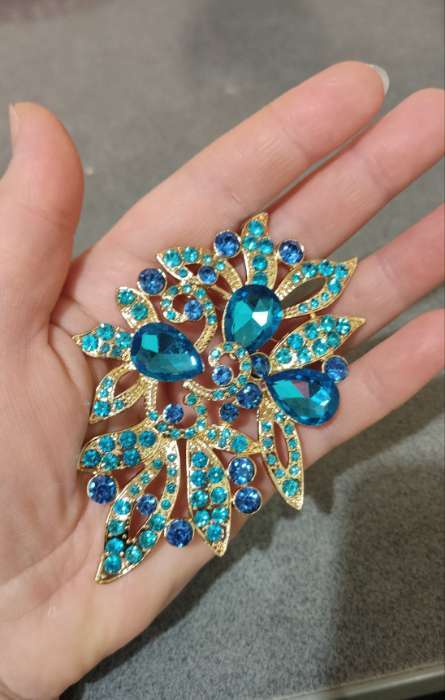 Фотография покупателя товара Брошь «Императрица» роса, голубая в золоте - Фото 1