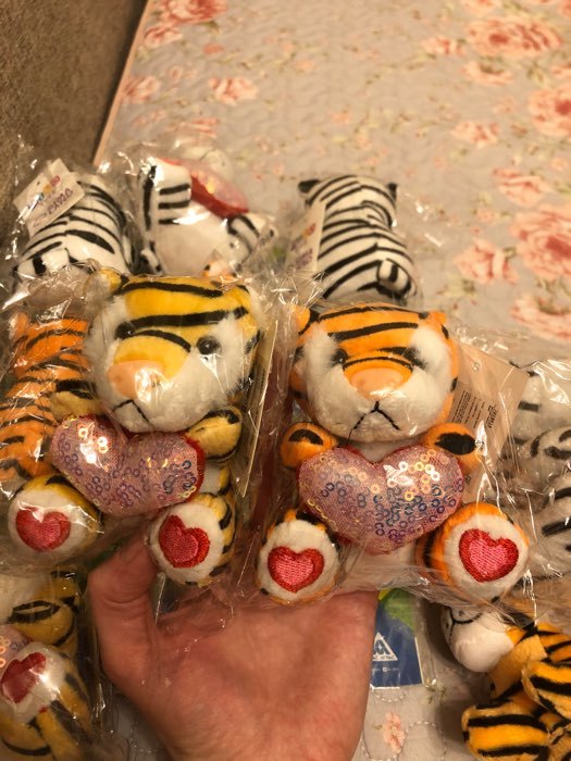 Фотография покупателя товара Мягкая игрушка «Влюблённый тигруля», МИКС, 12 см - Фото 3