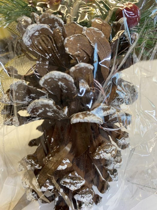 Фотография покупателя товара Подвеска новогодняя на ёлку «Зимнее настроение», шишка с подвесом, 8×8×14.5 см - Фото 5