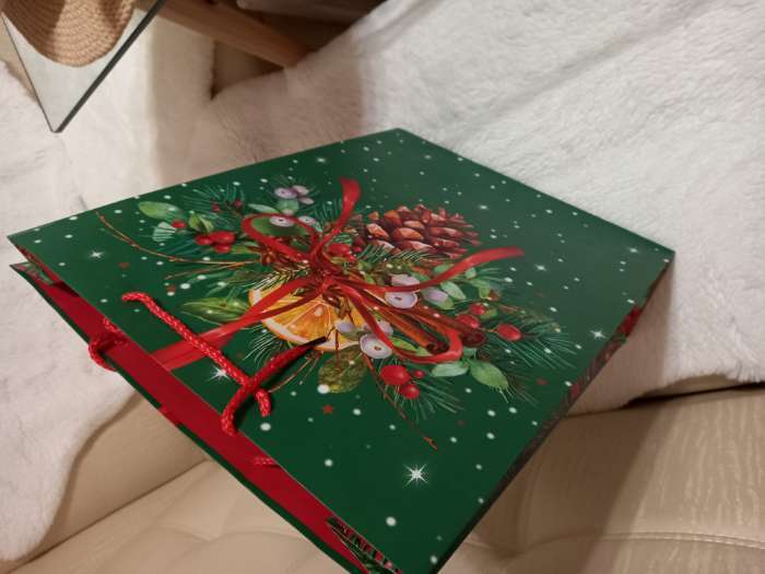 Фотография покупателя товара Пакет подарочный новогодний ламинированный «Нежные совы», 33×42.5×10 см - Фото 2