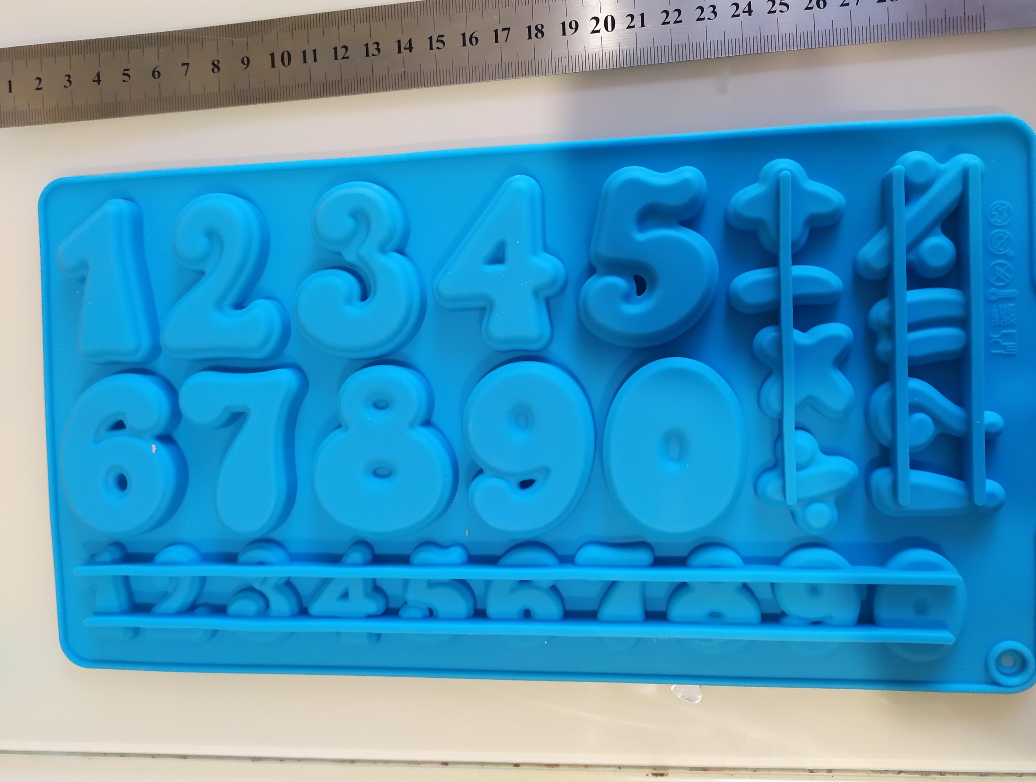 Фотография покупателя товара Форма для украшений Доляна «Цифры», силикон, 30,2×16 см, 28 ячеек, цвет МИКС