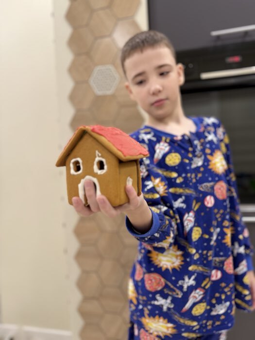 Фотография покупателя товара Формы для печенья новогодние Доляна «Пряничный домик», набор 8 предметов, пластик, белые - Фото 9