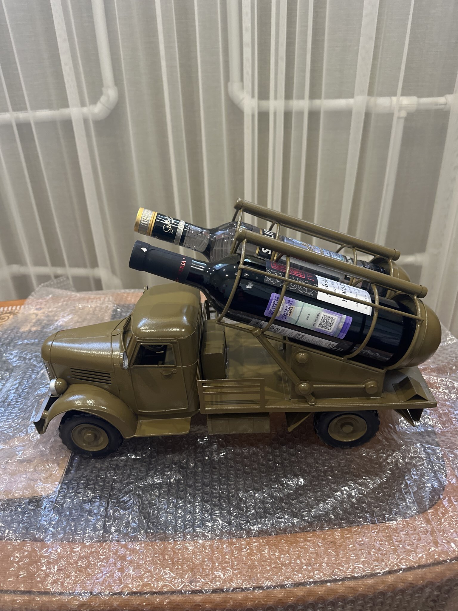 Фотография покупателя товара Фигурка металл, держатель для бутылки «Грузовик», зелёный - Фото 1