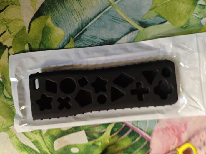 Фотография покупателя товара Прорезыватель для зубов Крошка Я «Пульт» для малышей, силикон, черный - Фото 1