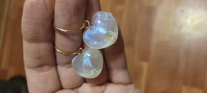 Фотография покупателя товара Серьги кольца с сердцем QF «Карамель», светится в темноте, бежевые в золоте - Фото 1