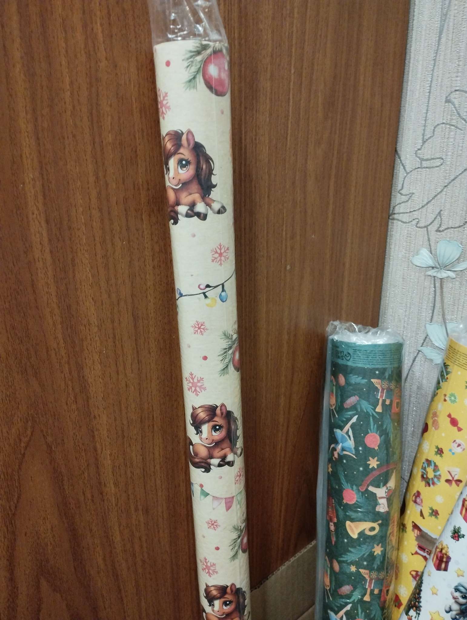 Фотография покупателя товара Бумага упаковочная крафтовая «Новый год 2026», лошадь, 1 лист, 70×100 см - Фото 1