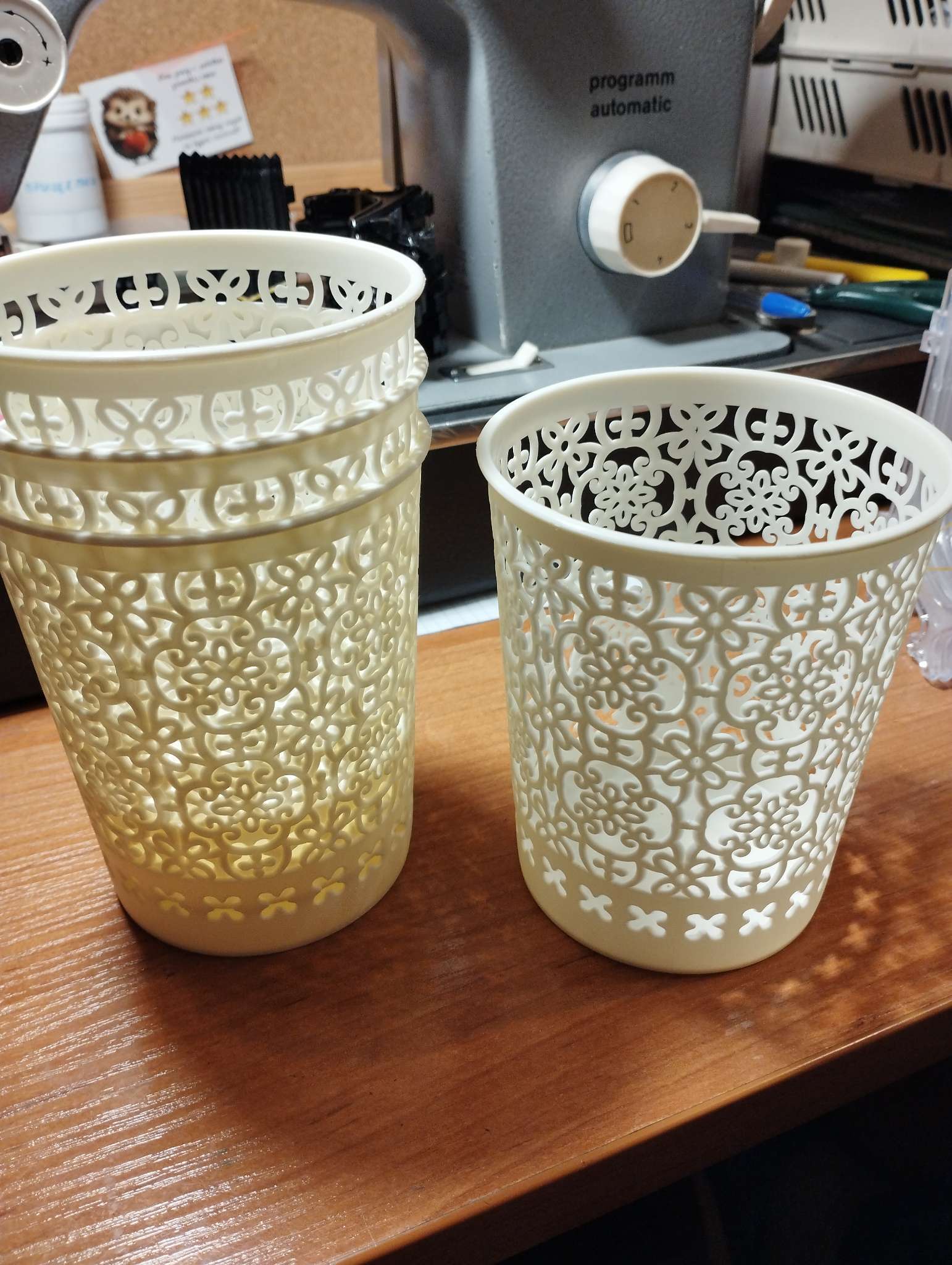 Фотография покупателя товара Подставка для столовых приборов «Арабеска», пластик, 9×9×12 см, МИКС - Фото 6