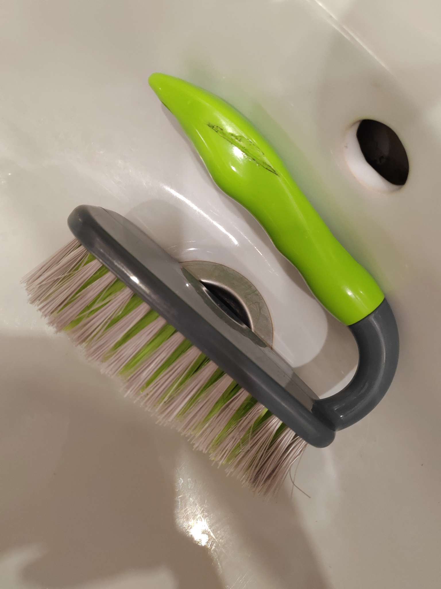 Фотография покупателя товара Щётка - утюжок Доляна Green day, 15.5×6.5×10 см, анатомическая ручка - Фото 2