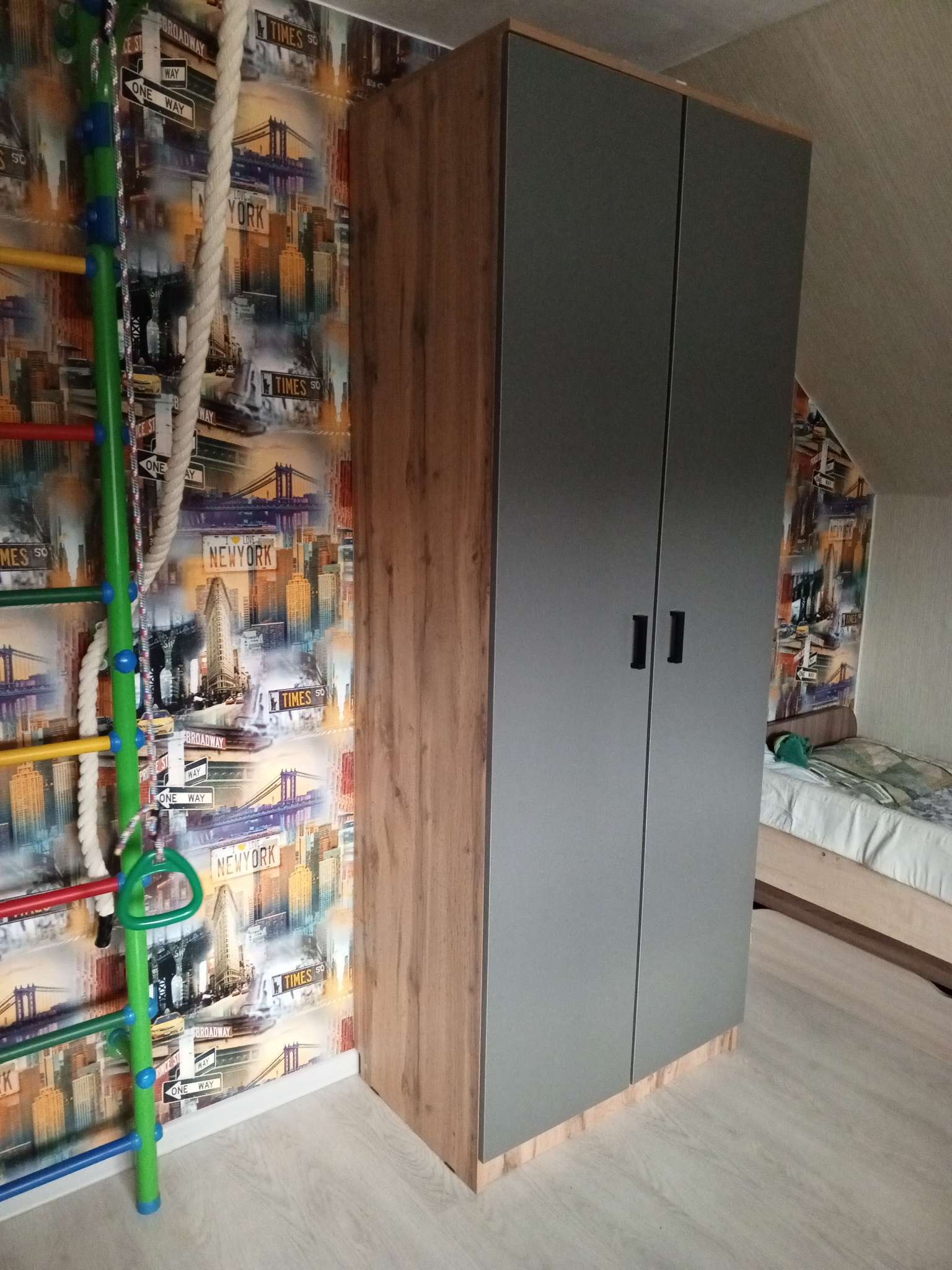 Фотография покупателя товара Шкаф трёхстворчатый распашной «Клик Мебель», 1210×500×2100 мм, цвет дуб вотан/тёмно - серый - Фото 3