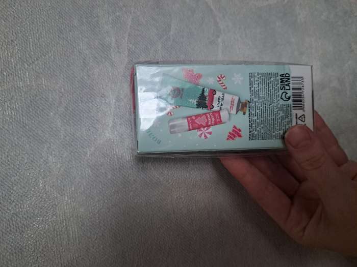 Фотография покупателя товара Новогодний подарочный набор косметики «Счастливая почта»: крем для рук 30 мл и бальзам для губ 10 г, URAL LAB - Фото 2