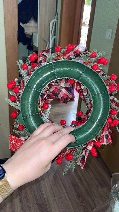 Фотография покупателя товара Венок новогодний d=30 см «Зимнее волшебство. Уютная сказка», с лентами и ягодами - Фото 2