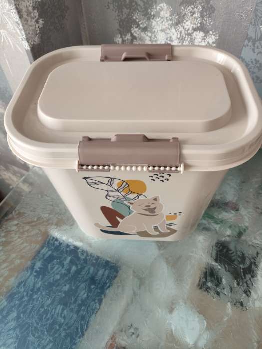 Фотография покупателя товара Контейнер Dogs для корма, овальный, 10 л, микс цветов - Фото 1