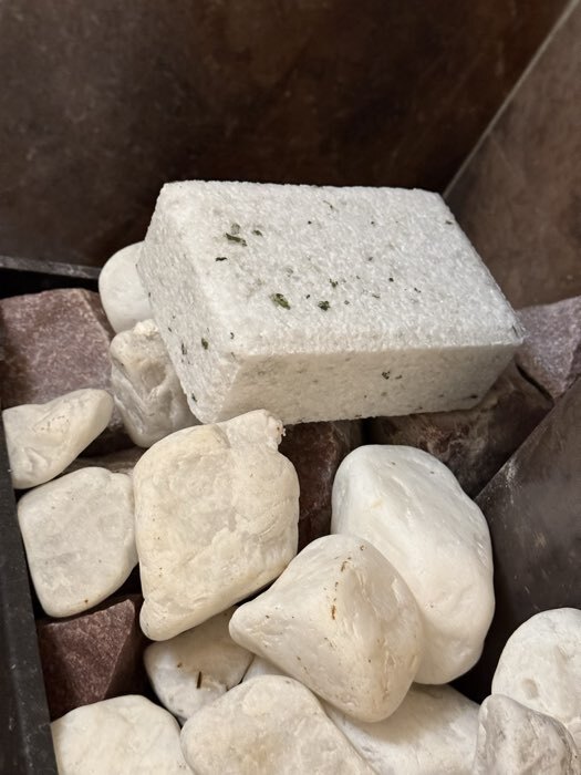 Фотография покупателя товара Соляной брикет "Календула" с алтайскими травами, 1,35 кг "Добропаровъ" - Фото 1