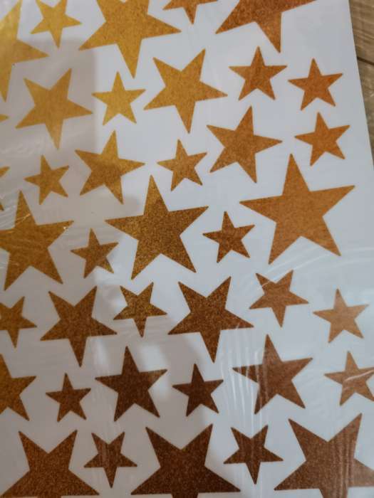 Фотография покупателя товара Наклейка интерьерная золотая «Звёзды», 21×28.5 см - Фото 1