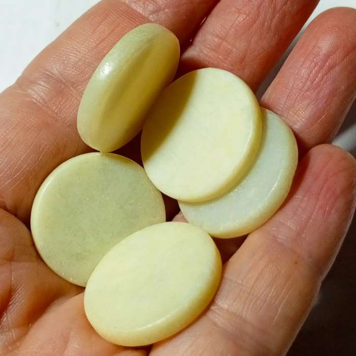 Фотография покупателя товара Камни для СПА 25 мм, карбонатный нефрит, 5 шт. - Фото 1