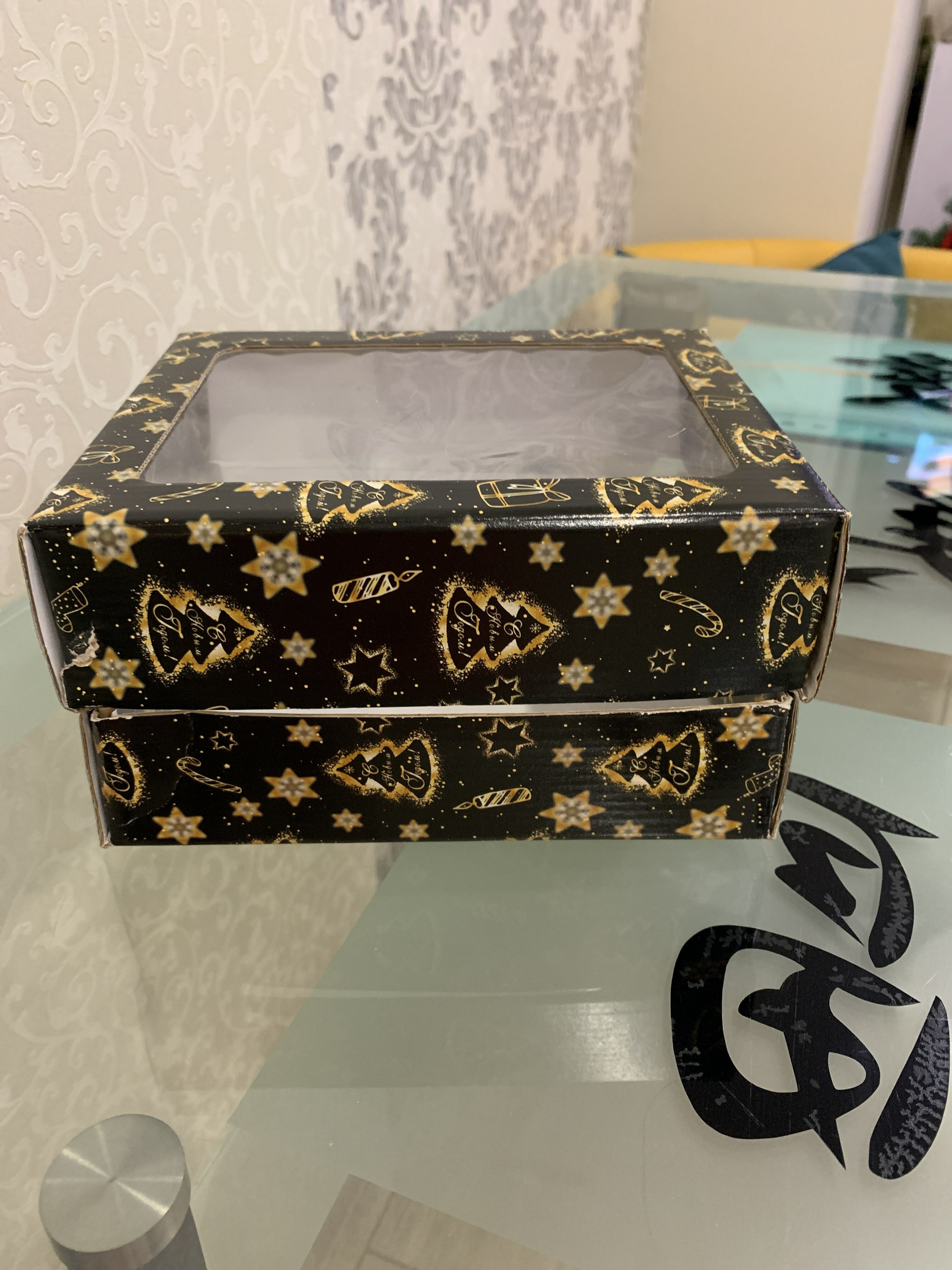 Фотография покупателя товара Коробка подарочная, крышка-дно, с окном "Праздничное волшебство", 18 х 15 х 5 см, 1 шт.