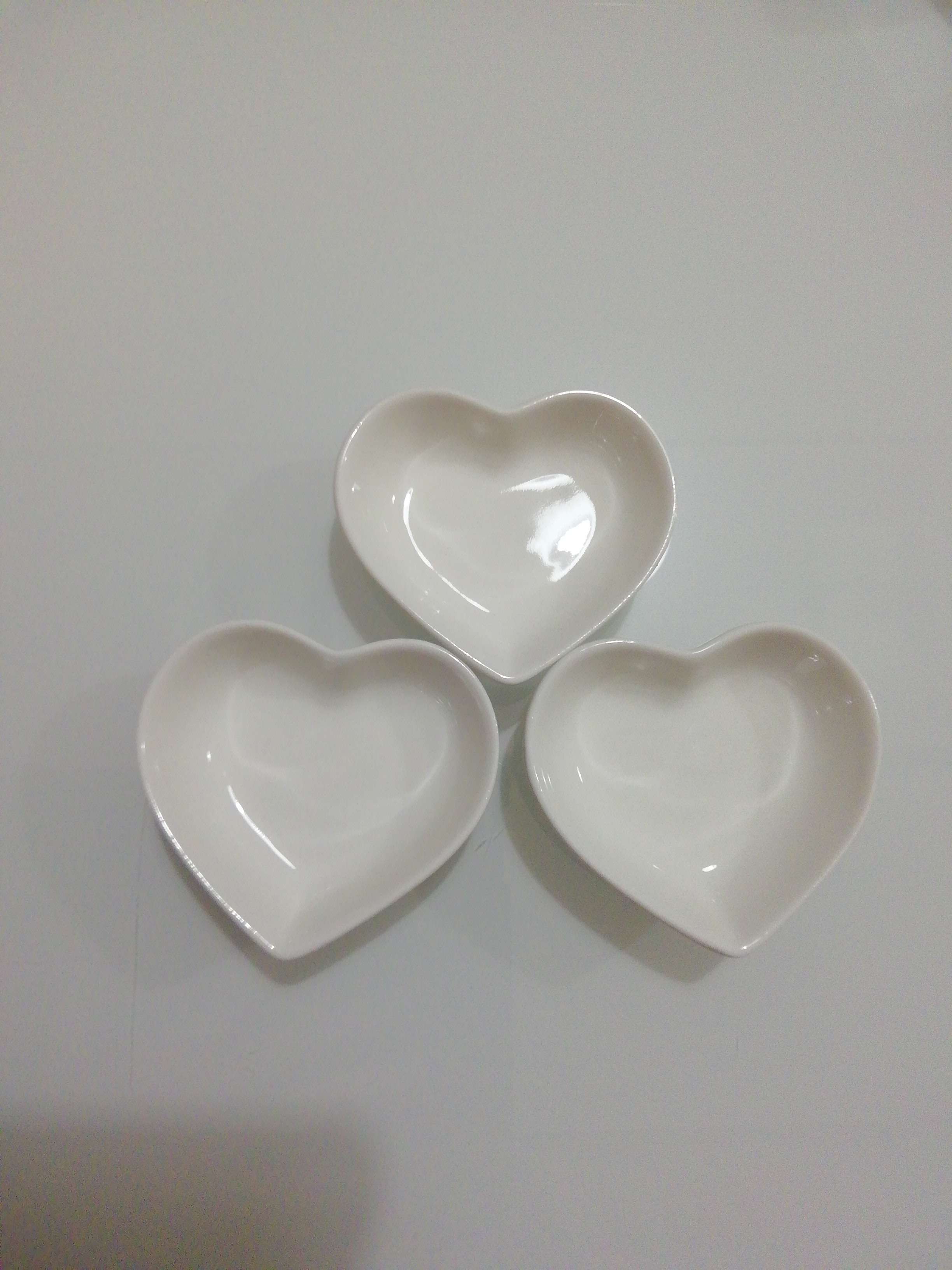 Фотография покупателя товара Соусник керамический Доляна «Сердце», 50 мл, 8×7,3 см, цвет белый - Фото 12