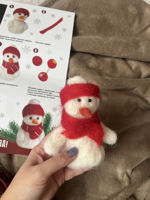 Фотография покупателя товара Валяние из шерсти на новый год «Снеговик с ёлочным шаром», новогодний набор для творчества - Фото 1