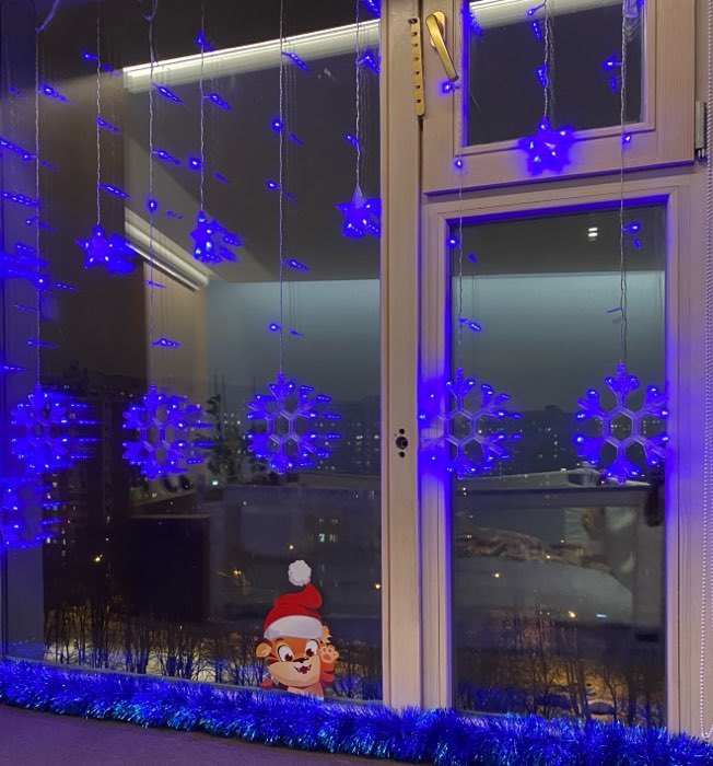 Фотография покупателя товара Гирлянда «Бахрома» 2.4 × 0.9 м с насадками «Снежинки», IP20, прозрачная нить, 150 LED, свечение синее, 8 режимов, 220 В - Фото 13