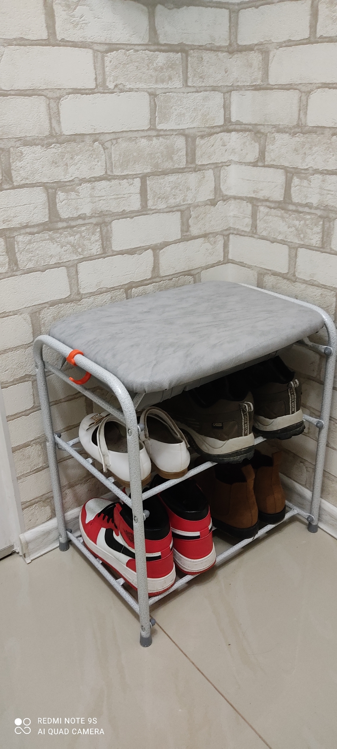 Фотография покупателя товара Подставка для обуви с сиденьем и ящиком ЗМИ, 3 яруса, 45×30×48 см, цвет чёрный - Фото 2