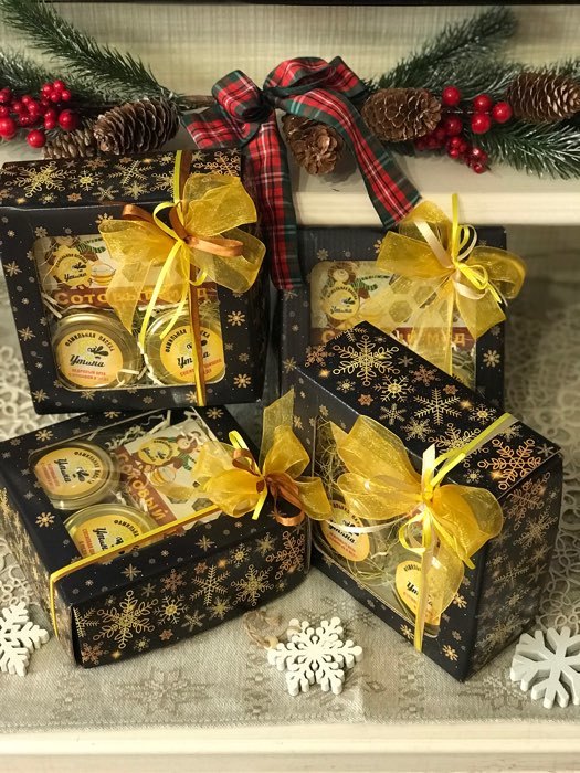 Фотография покупателя товара Коробка подарочная, крышка-дно, "Снежинки", 14,5 х 14,5 х 6 см