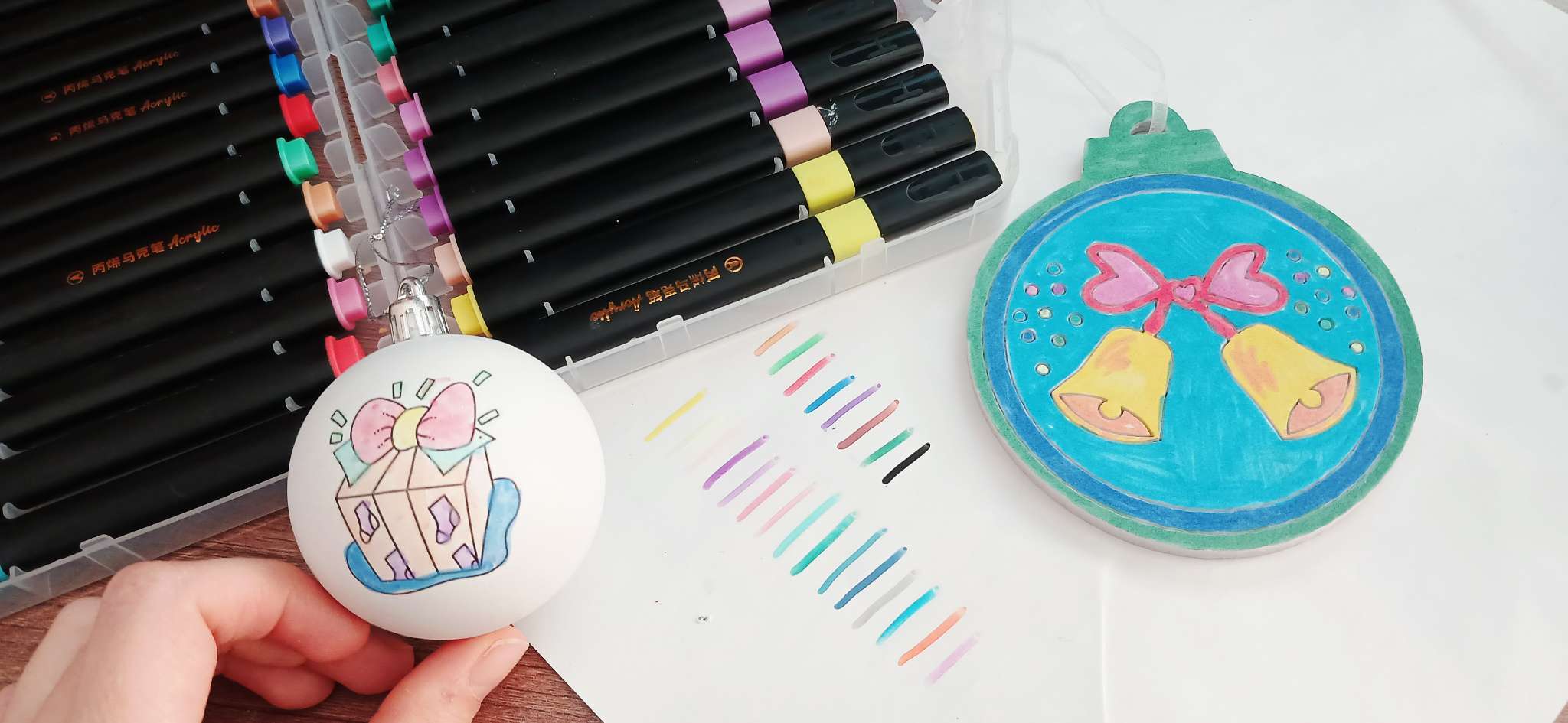 Фотография покупателя товара Набор маркеров акриловых, 24 цвета, в пластиковом пенале - Фото 1