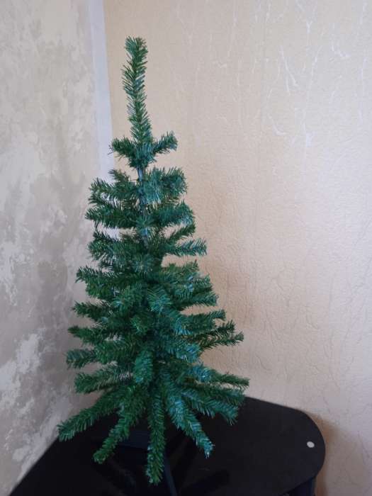 Фотография покупателя товара Искусственная ёлка «Зимнее волшебство. Простая», 90 см, 90 ПВХ веток отгибаются - Фото 3