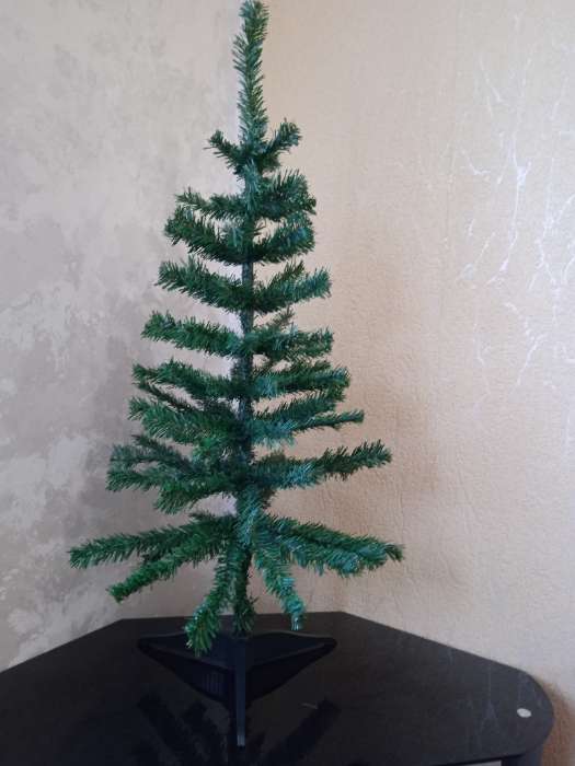 Фотография покупателя товара Искусственная ёлка «Зимнее волшебство. Простая», 90 см, 90 ПВХ веток отгибаются - Фото 5