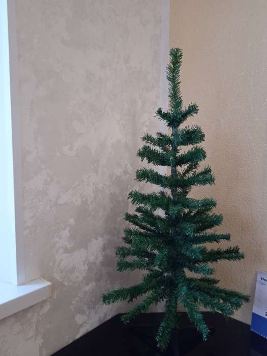 Фотография покупателя товара Искусственная ёлка «Зимнее волшебство. Простая», 90 см, 90 ПВХ веток отгибаются - Фото 4