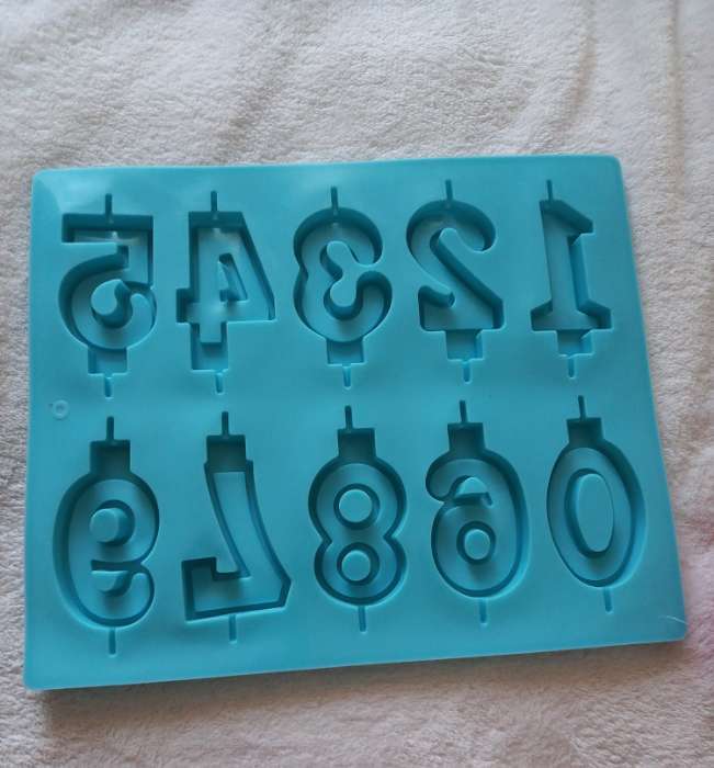 Фотография покупателя товара Форма для шоколада Доляна «Цифры», силикон, 30.2×16 см, 28 ячеек, МИКС - Фото 2