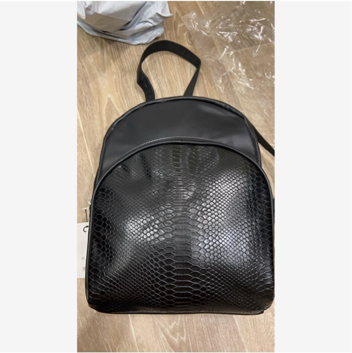 Фотография покупателя товара Рюкзак женский городской TEXTURA, на молнии, с карманом, размер 31×10×25 см, чёрный - Фото 1