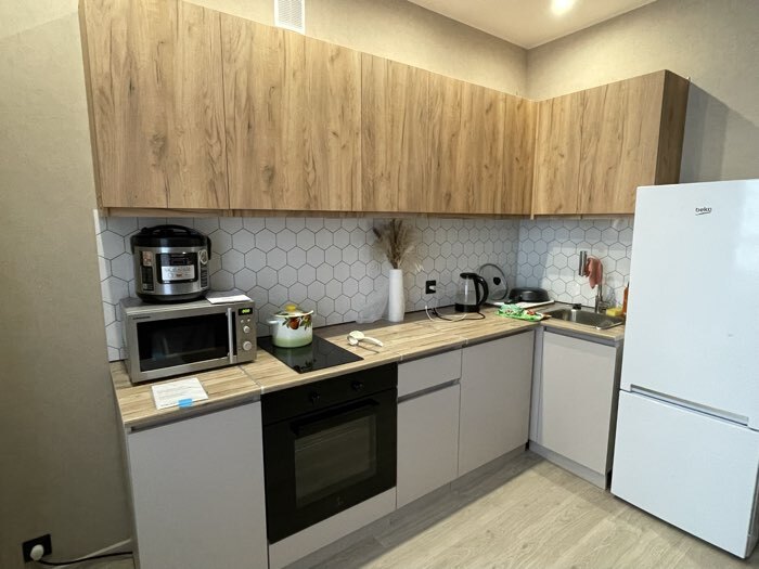 Фотография покупателя товара Кухонный гарнитур угловой «Лира», с столешницей, 1300×2000 мм, цвет кашемир/дуб крафт золотой/дуб кера - Фото 1