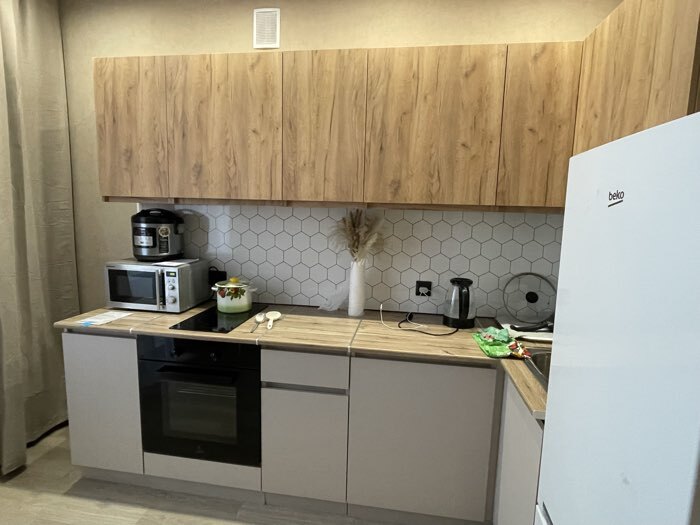 Фотография покупателя товара Кухонный гарнитур угловой «Лира», с столешницей, 1300×2000 мм, цвет кашемир/дуб крафт золотой/дуб кера - Фото 2