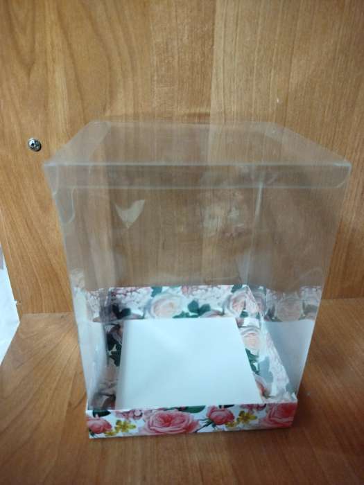 Фотография покупателя товара Коробка для кондитерских изделий «Нежность», 15 х 15 х 20 см - Фото 9